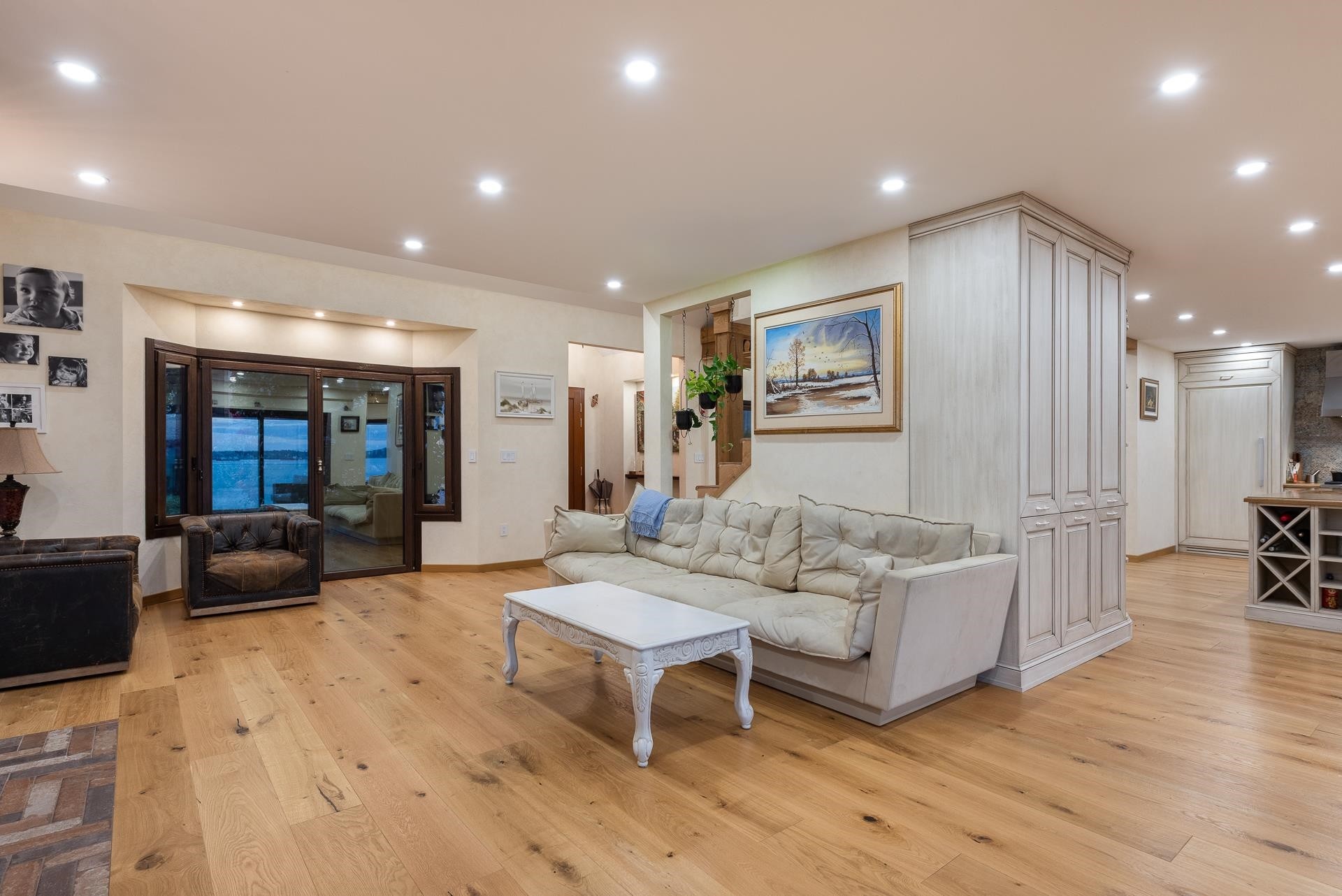 3298 Radcliffe Avenue, West Vancouver, BC - Indoor Photo Showing Living Room
