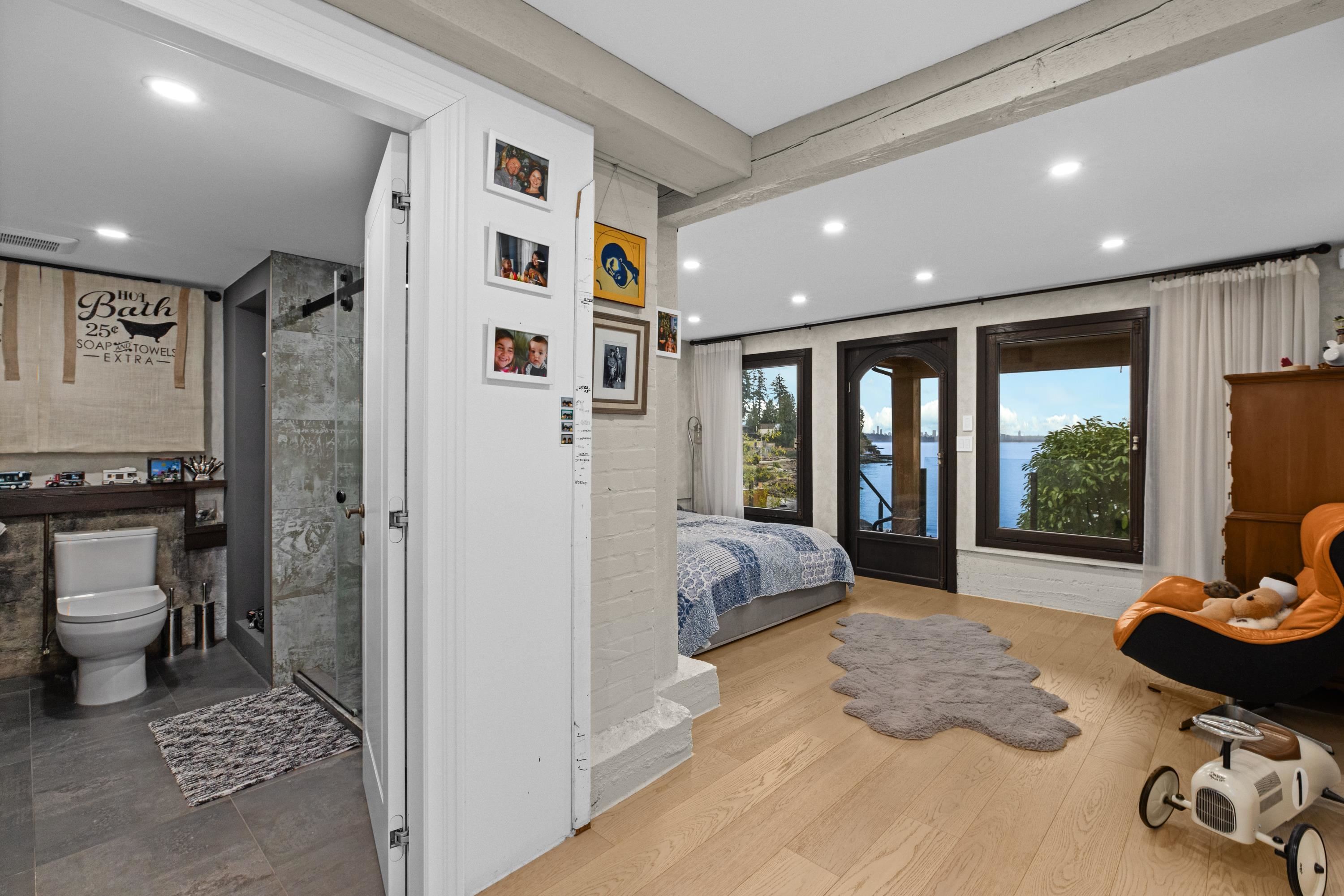 3298 Radcliffe Avenue, West Vancouver, BC - Indoor