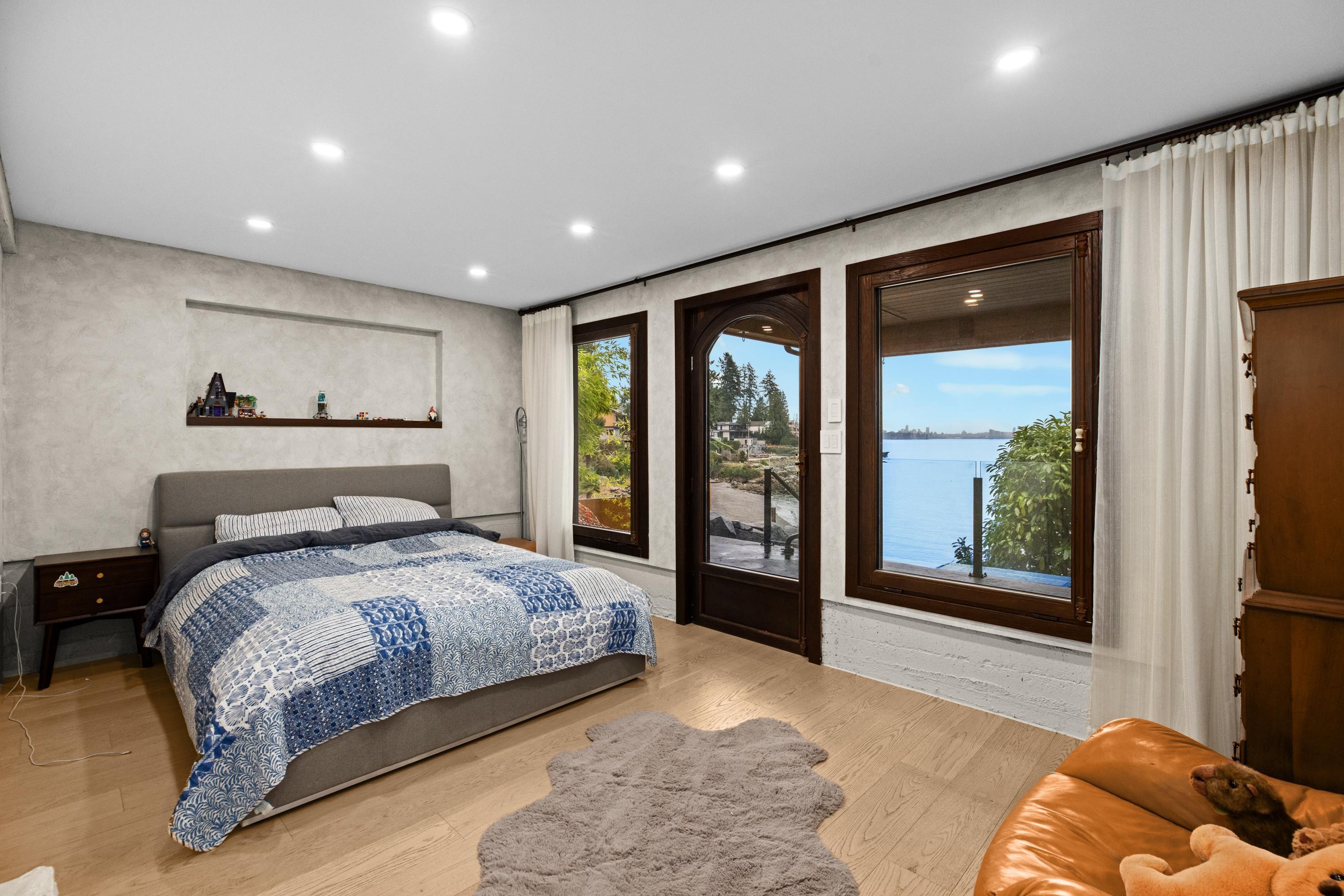 3298 Radcliffe Avenue, West Vancouver, BC - Indoor Photo Showing Bedroom