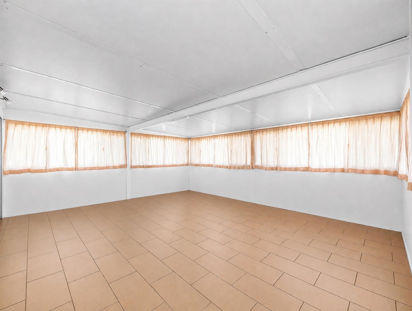 245 63Rd Avenue W, Vancouver, BC - Indoor