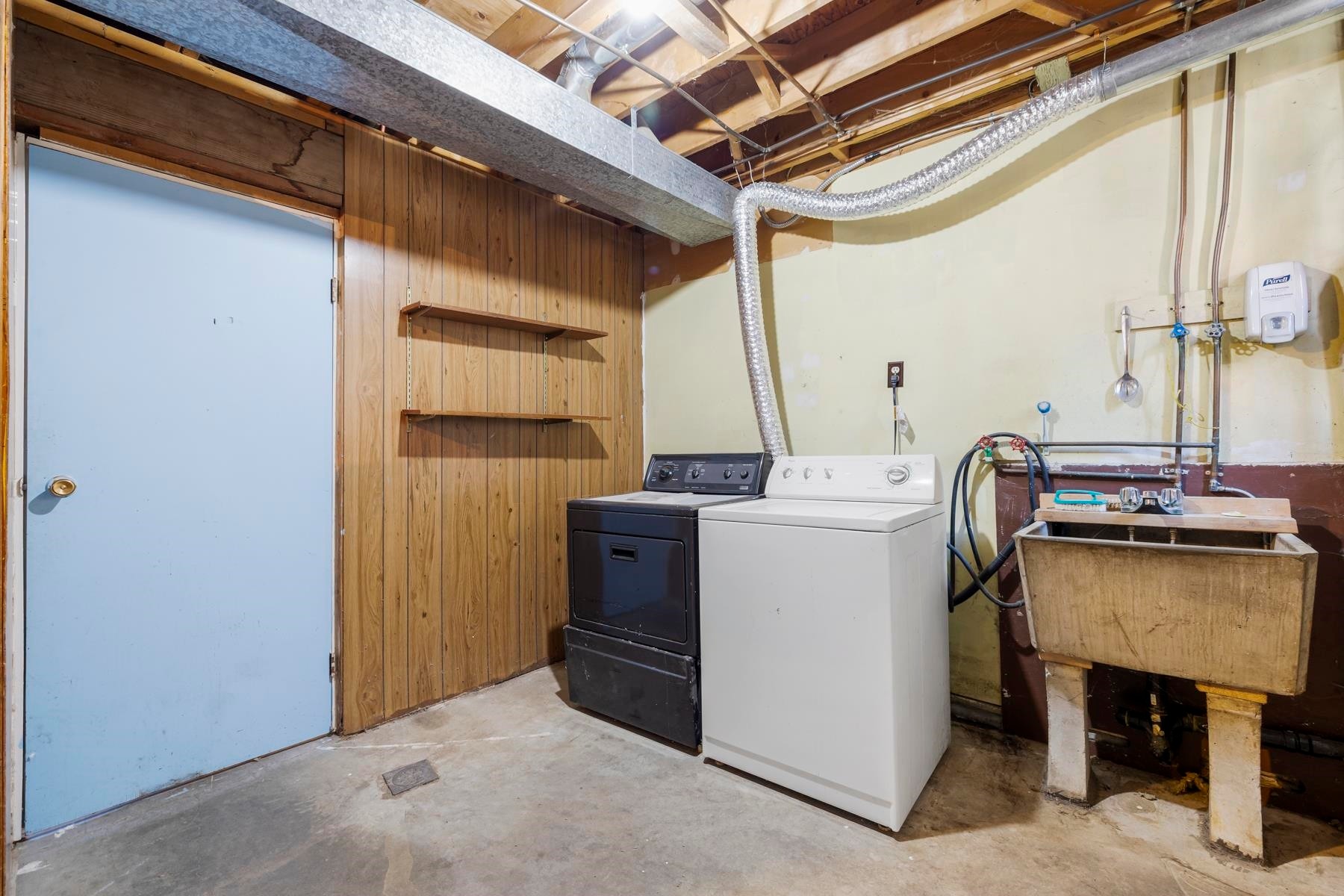 1310 Tina Way, Port Coquitlam, BC - Indoor