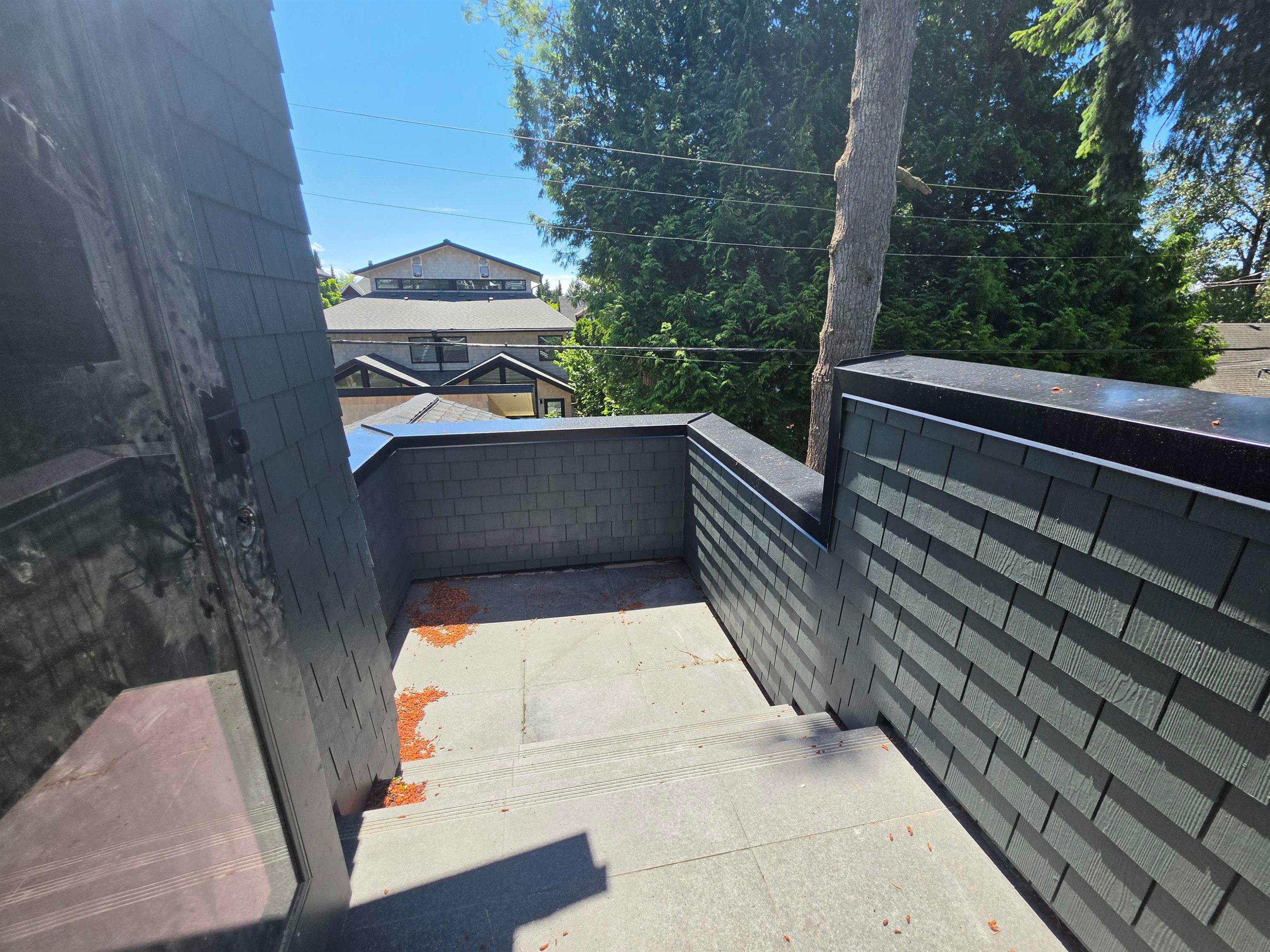 2570 2Nd Avenue W, Vancouver, BC - Outdoor
