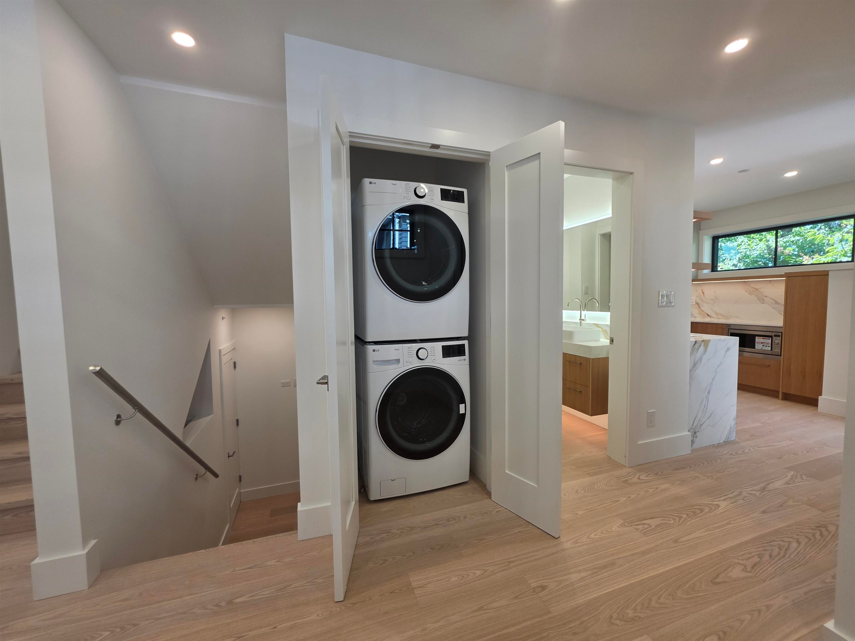 2570 2Nd Avenue W, Vancouver, BC - Indoor Photo Showing Laundry Room