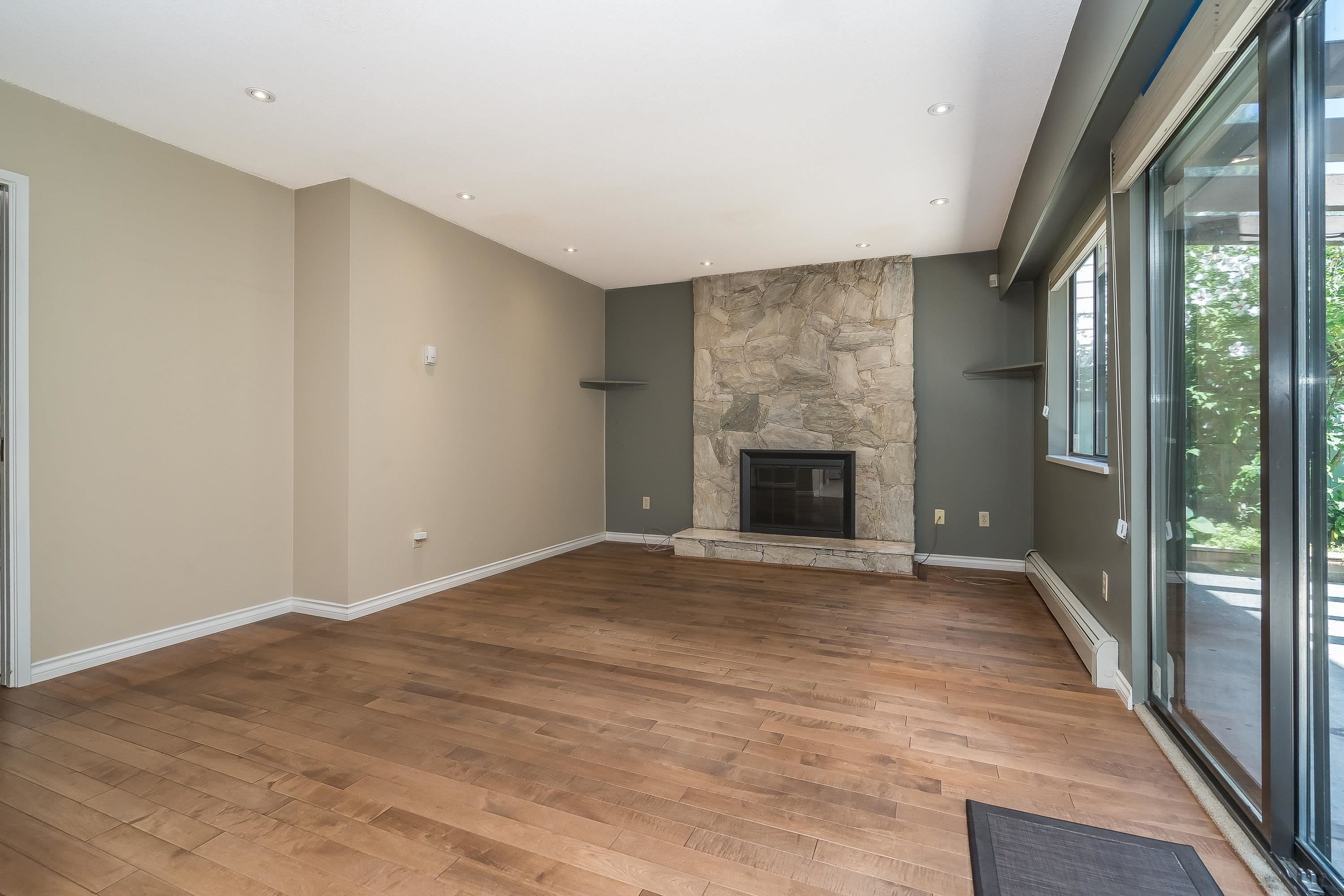 571 Berry Street, Coquitlam, BC - Indoor With Fireplace