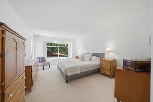 1983 Parkway Boulevard, Coquitlam, BC - Indoor Photo Showing Bedroom