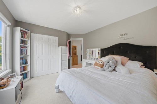 1983 Parkway Boulevard, Coquitlam, BC - Indoor Photo Showing Bedroom
