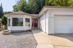 5728 Trail Avenue Sechelt, BC V7Z 0L8