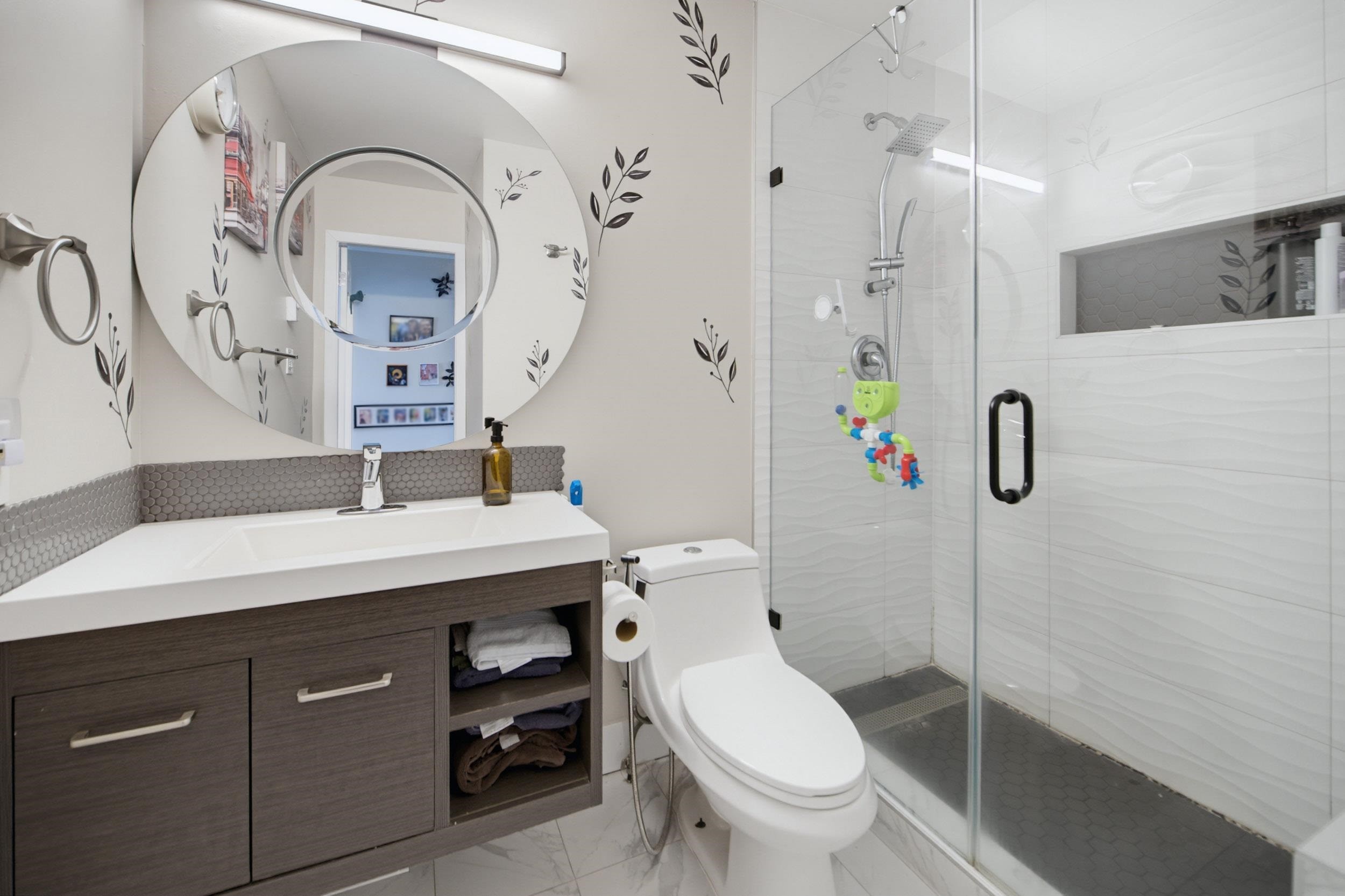 16-4959 57 Street, Delta, BC - Indoor Photo Showing Bathroom