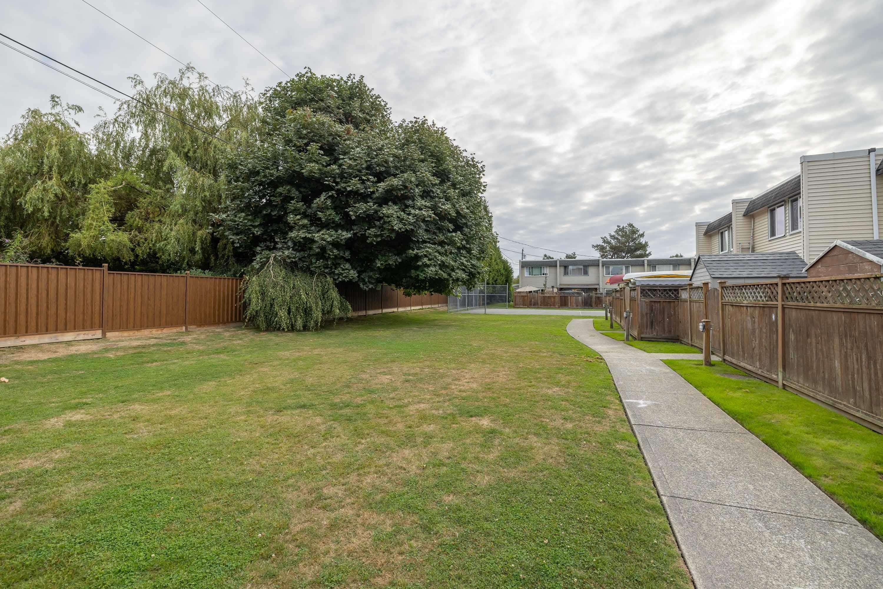 16-4959 57 Street, Delta, BC - Outdoor With Backyard