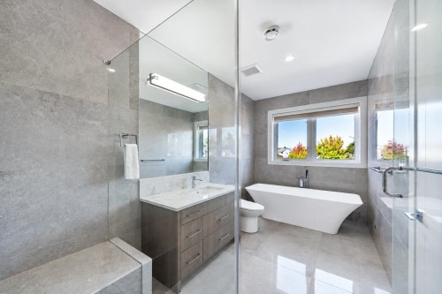 11891 Dunavon Place, Richmond, BC - Indoor Photo Showing Bathroom