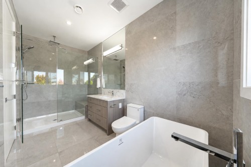 11891 Dunavon Place, Richmond, BC - Indoor Photo Showing Bathroom