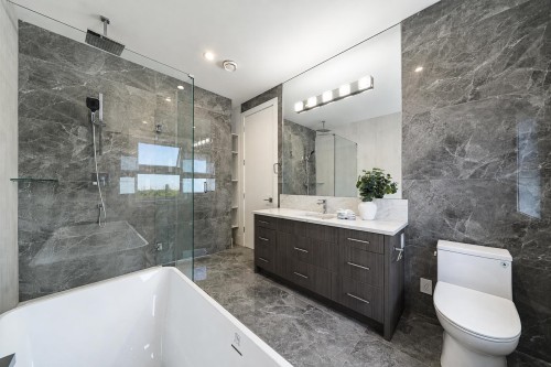 11911 Dunavon Place, Richmond, BC - Indoor Photo Showing Bathroom