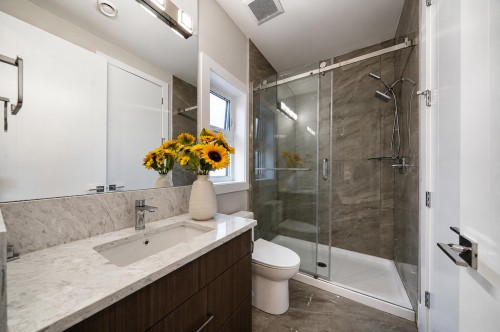 11911 Dunavon Place, Richmond, BC - Indoor Photo Showing Bathroom
