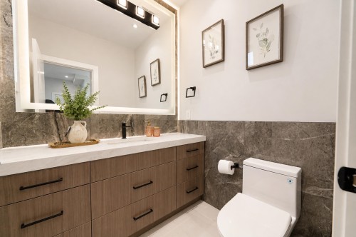 11911 Dunavon Place, Richmond, BC - Indoor Photo Showing Bathroom