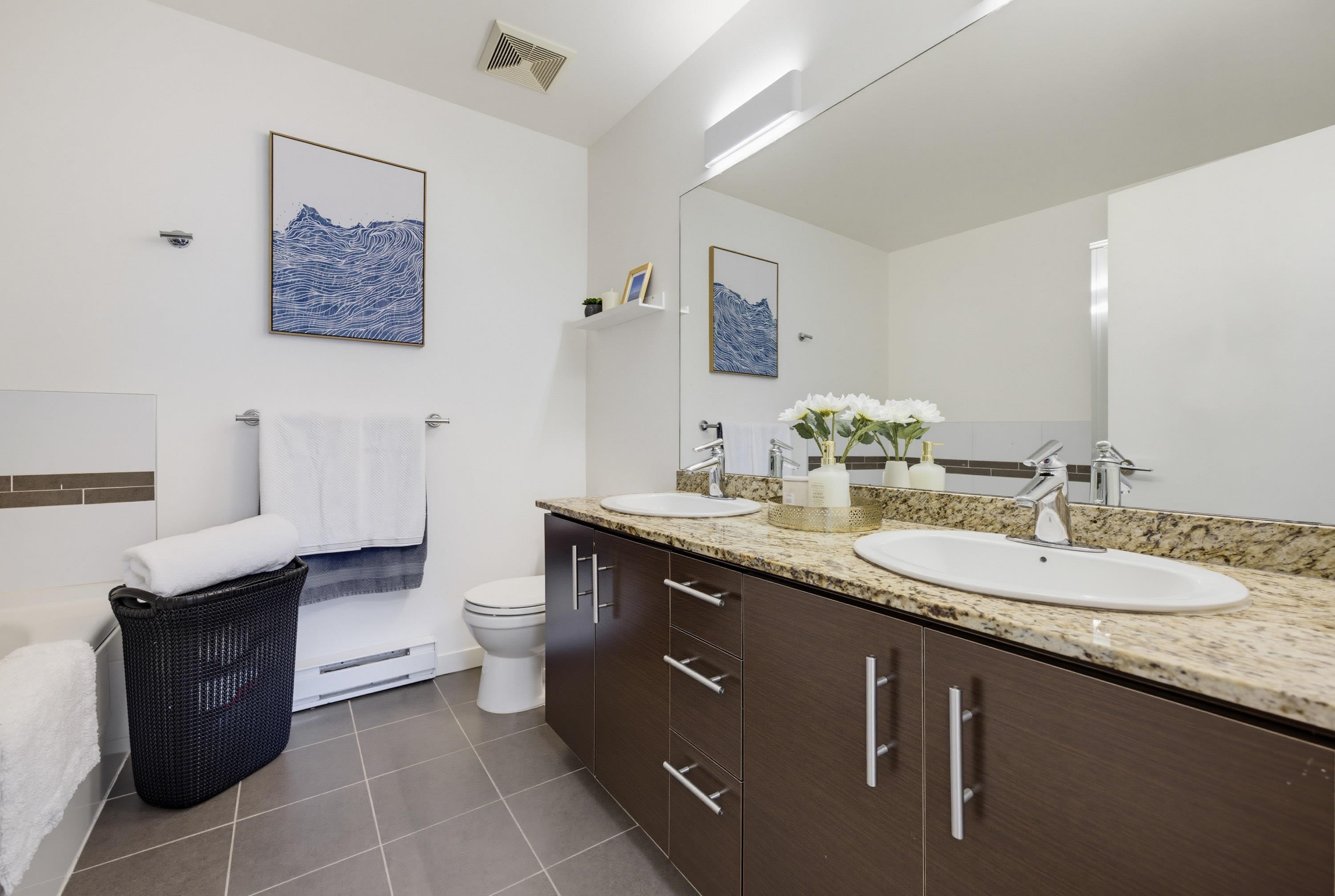 412-11665 Haney Bypass, Maple Ridge, BC - Indoor Photo Showing Bathroom