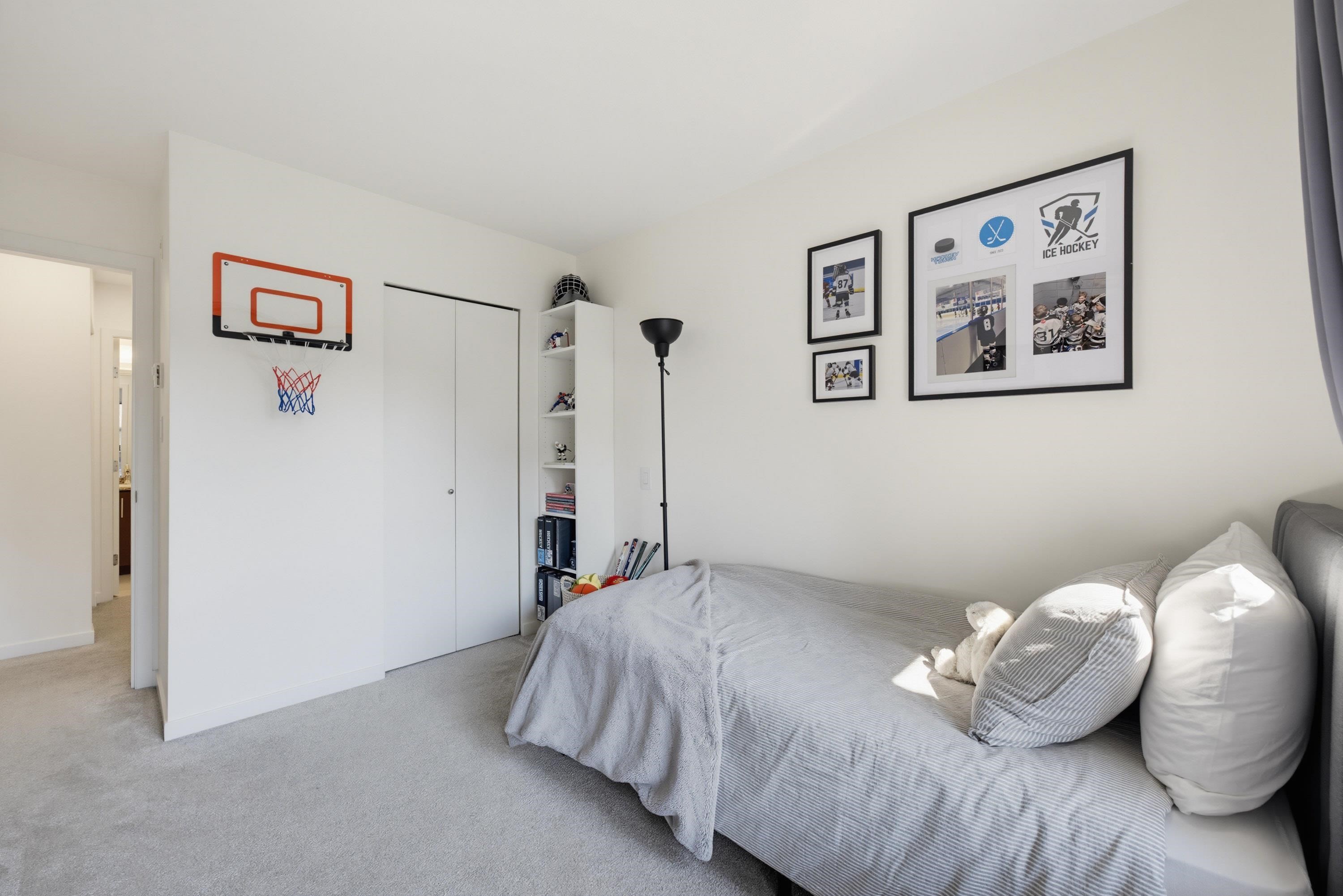 412-11665 Haney Bypass, Maple Ridge, BC - Indoor Photo Showing Bedroom