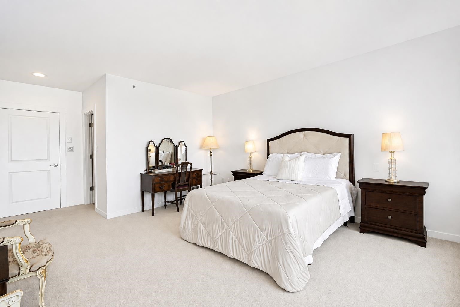 2462 Shadbolt Lane, West Vancouver, BC - Indoor Photo Showing Bedroom