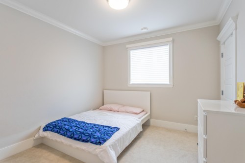 10340 Odlin Road, Richmond, BC - Indoor Photo Showing Bedroom