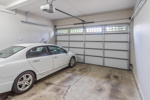 10340 Odlin Road, Richmond, BC - Indoor Photo Showing Garage