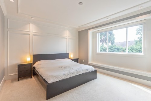 10340 Odlin Road, Richmond, BC - Indoor Photo Showing Bedroom