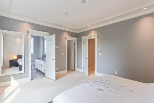 10340 Odlin Road, Richmond, BC - Indoor Photo Showing Bedroom