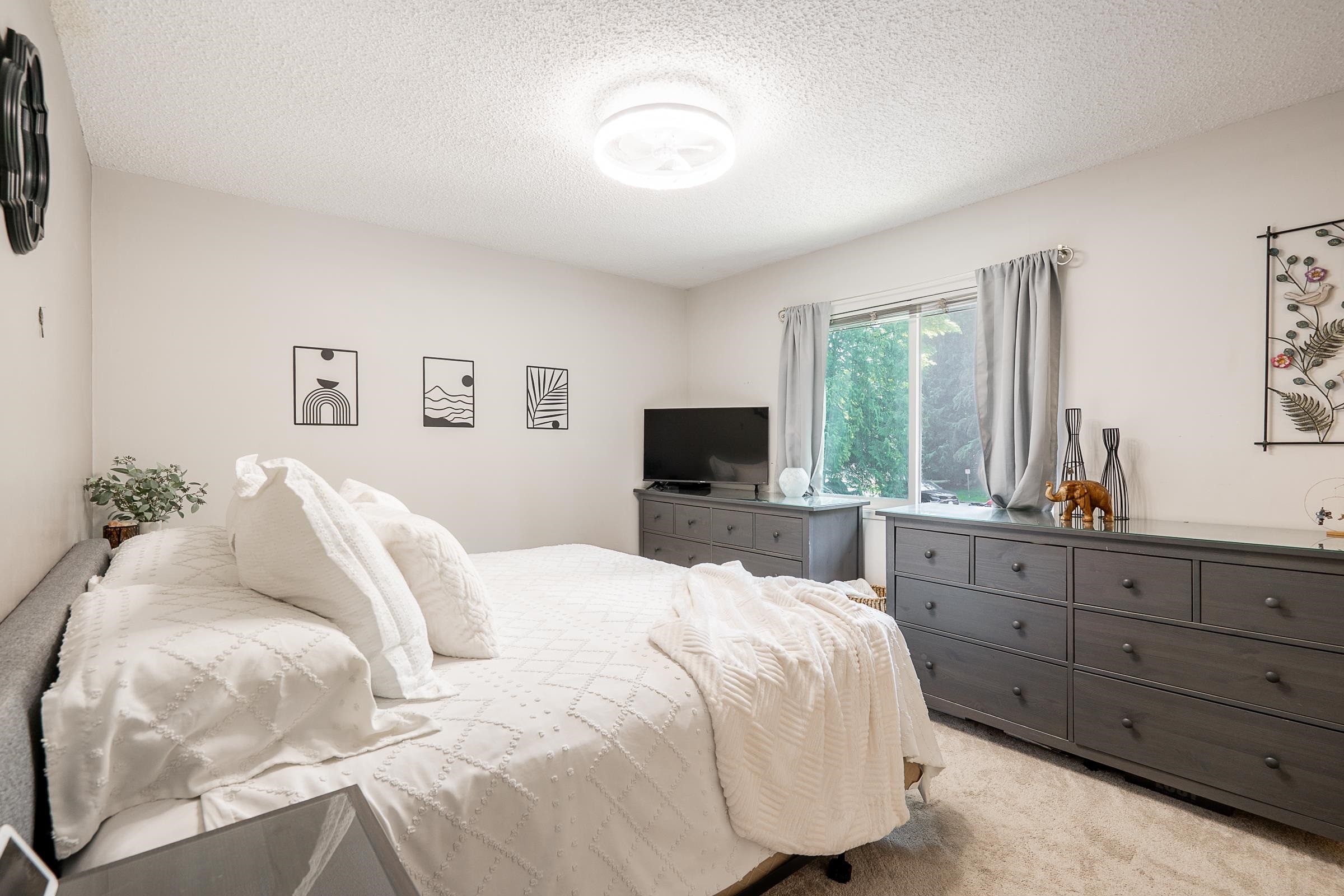 241B Evergreen Drive, Port Moody, BC - Indoor Photo Showing Bedroom