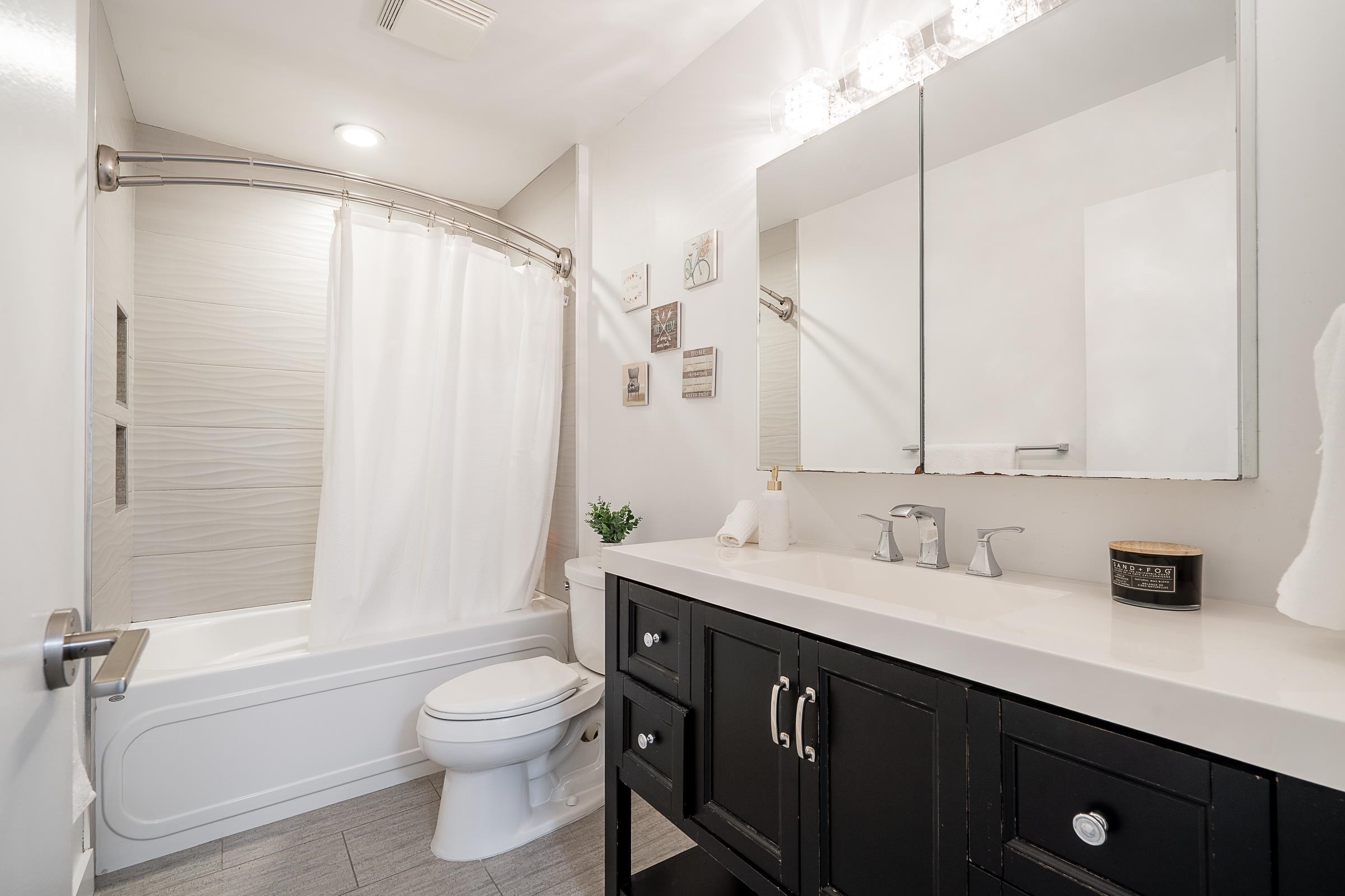 241B Evergreen Drive, Port Moody, BC - Indoor Photo Showing Bathroom