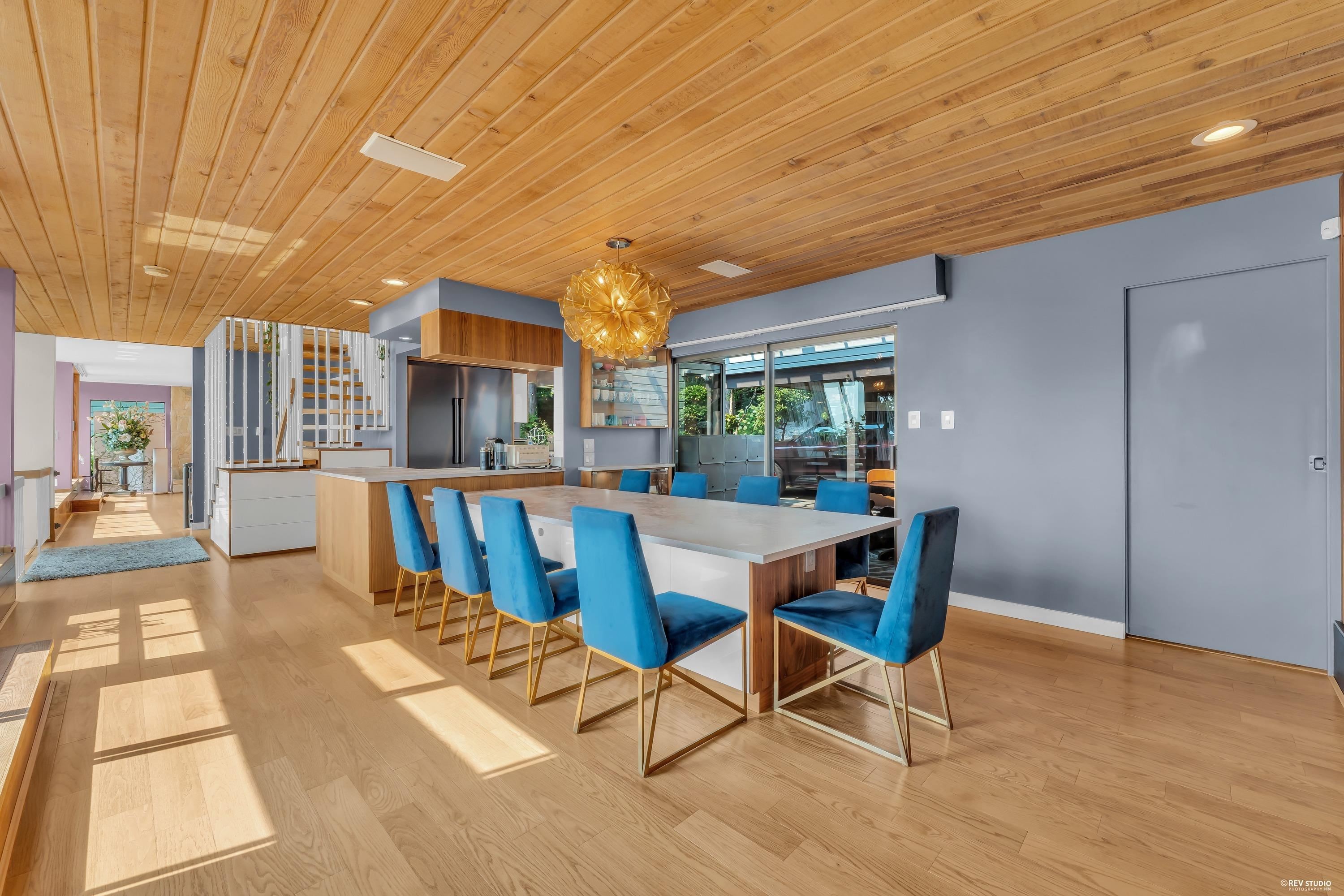 1315 Tyrol Road, West Vancouver, BC - Indoor Photo Showing Dining Room