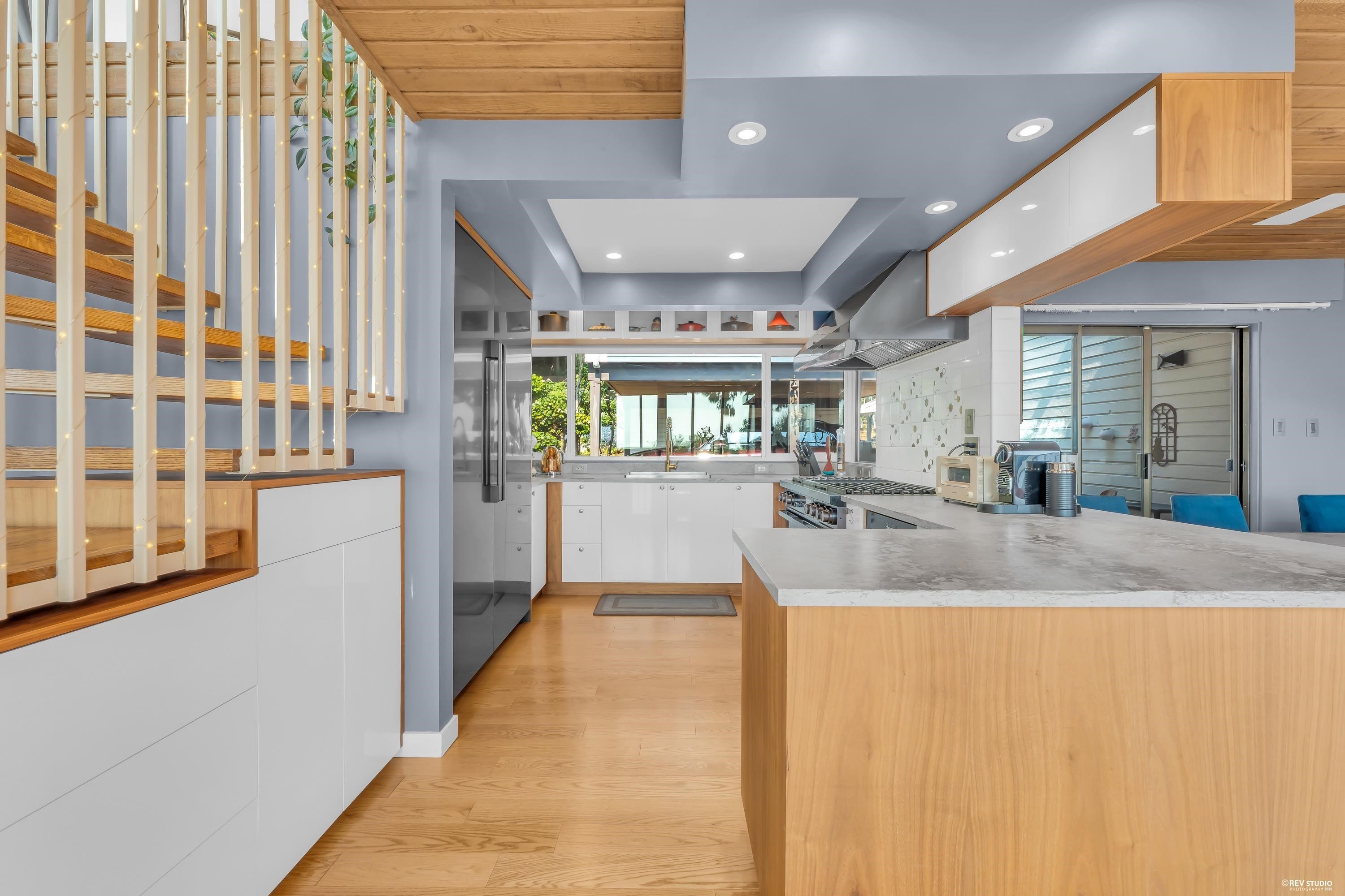 1315 Tyrol Road, West Vancouver, BC - Indoor Photo Showing Other Room