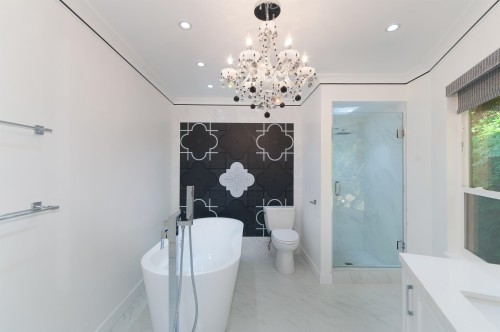 5530 Greenleaf Road, West Vancouver, BC - Indoor Photo Showing Bathroom