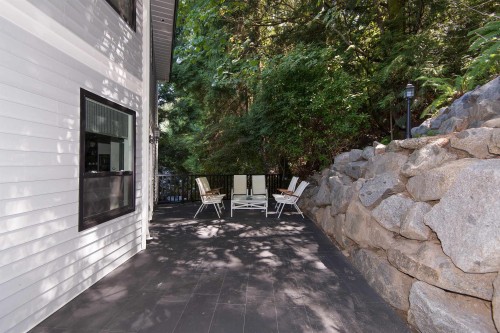 5530 Greenleaf Road, West Vancouver, BC - Outdoor