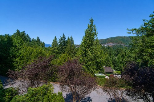 5530 Greenleaf Road, West Vancouver, BC - Outdoor With View