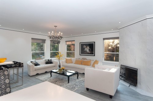 5530 Greenleaf Road, West Vancouver, BC - Indoor Photo Showing Living Room