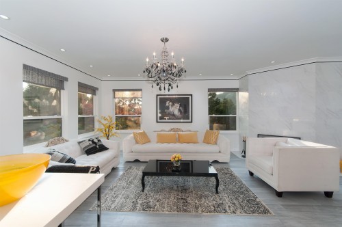 5530 Greenleaf Road, West Vancouver, BC - Indoor Photo Showing Living Room