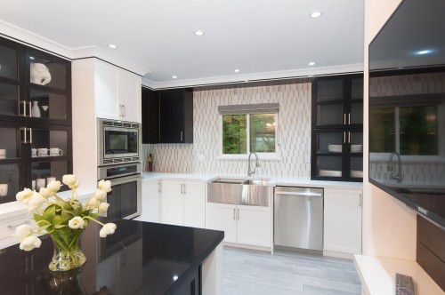 5530 Greenleaf Road, West Vancouver, BC - Indoor Photo Showing Kitchen