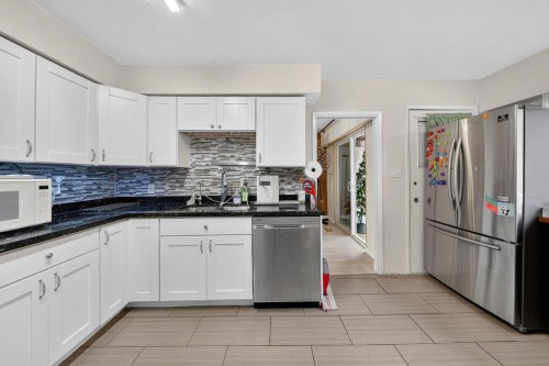 6071 Drewry Crescent, Richmond, BC - Indoor Photo Showing Kitchen