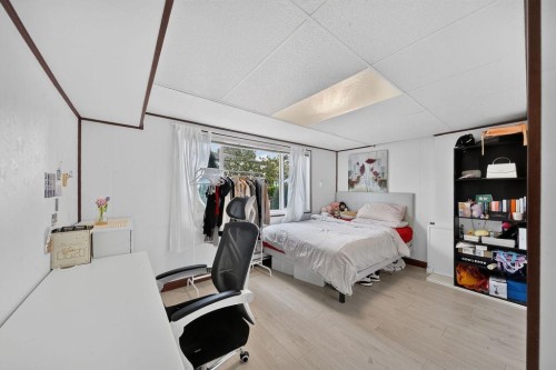 6071 Drewry Crescent, Richmond, BC - Indoor Photo Showing Bedroom