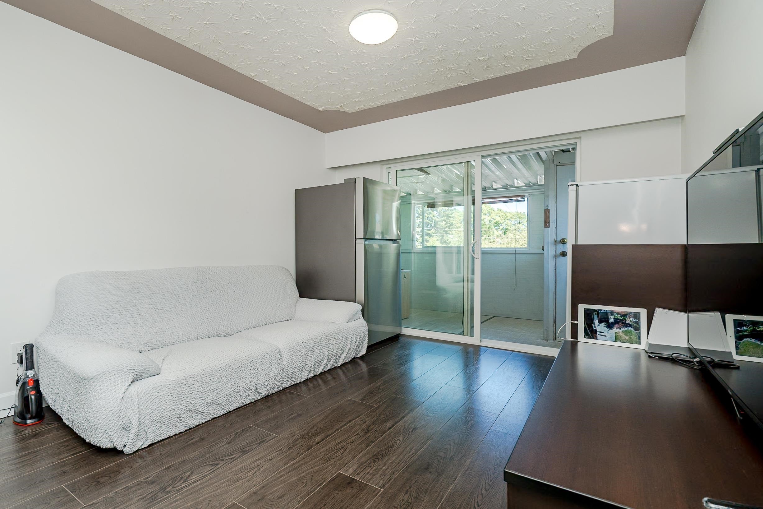 6074 Sherbrooke Street, Vancouver, BC - Indoor