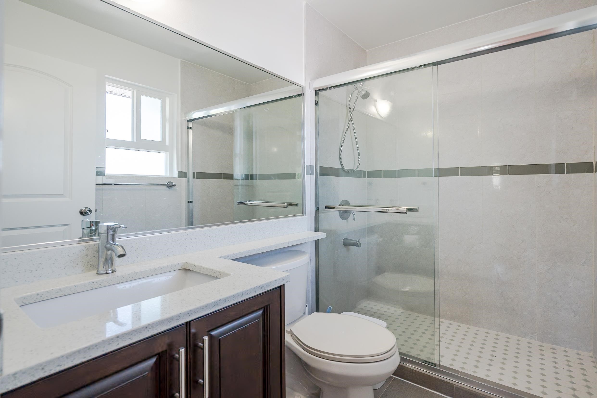 6074 Sherbrooke Street, Vancouver, BC - Indoor Photo Showing Bathroom