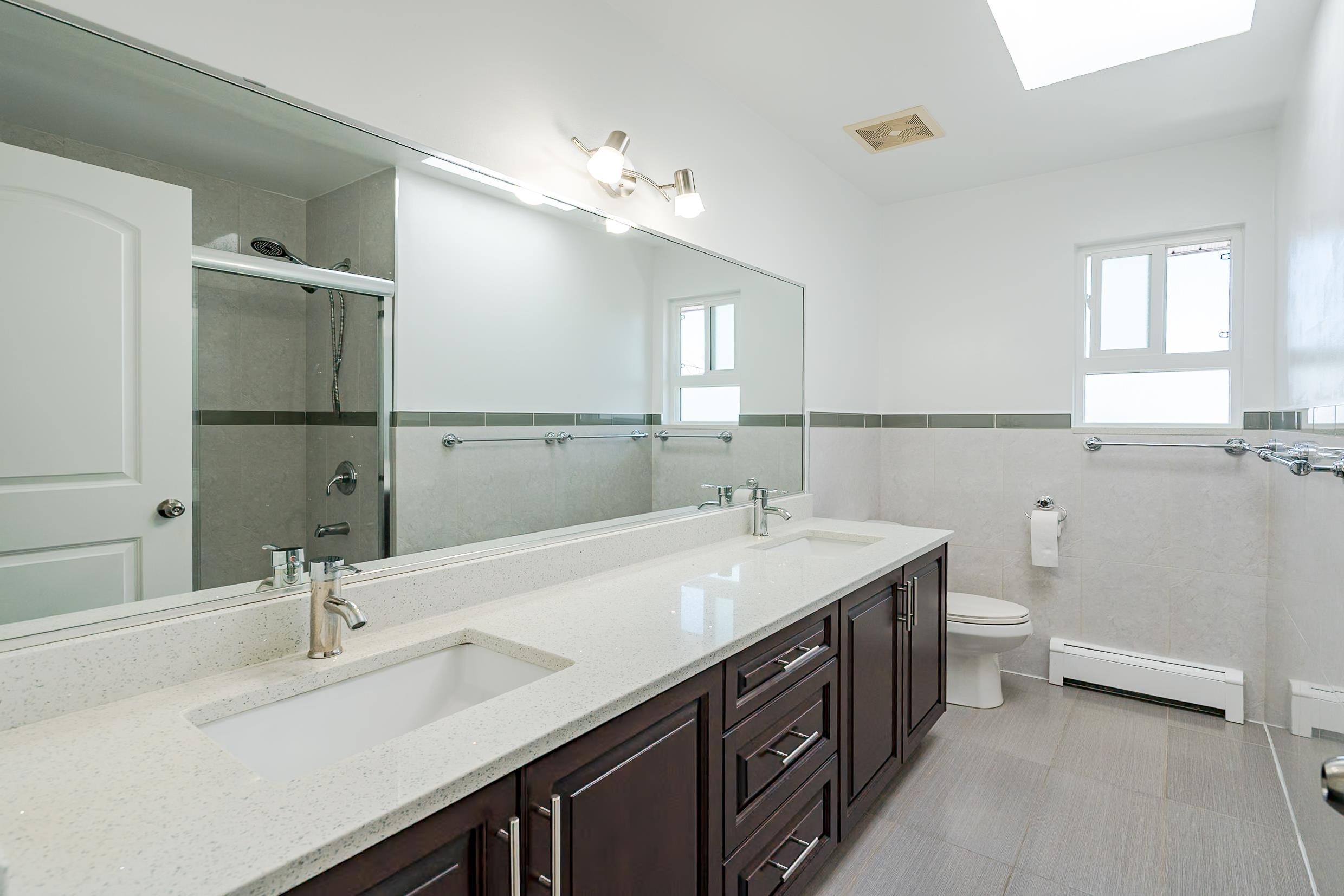 6074 Sherbrooke Street, Vancouver, BC - Indoor Photo Showing Bathroom