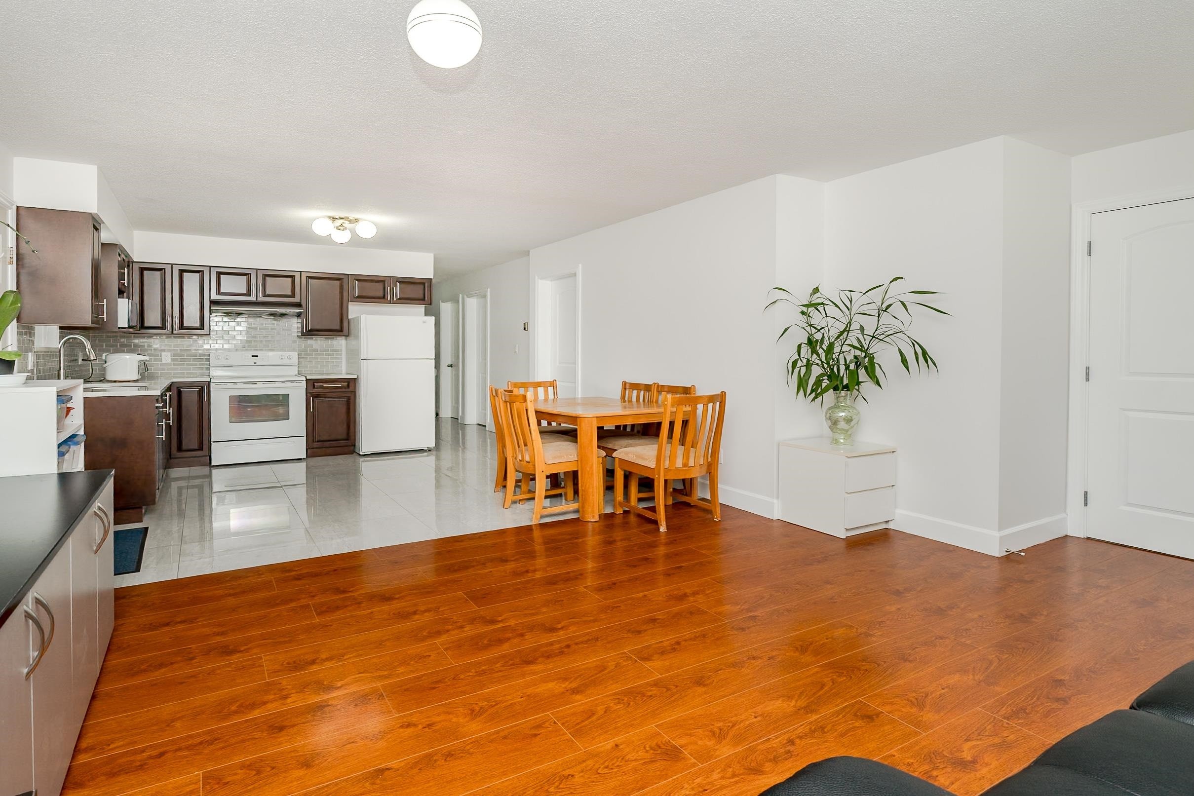 6074 Sherbrooke Street, Vancouver, BC - Indoor