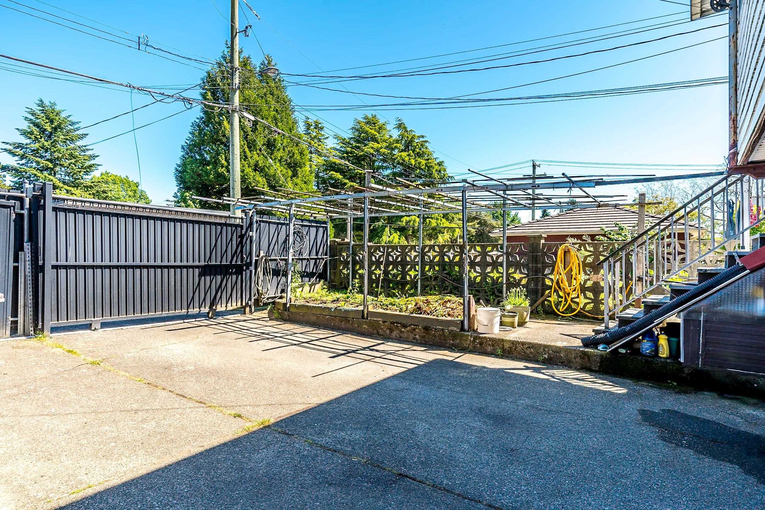 6074 Sherbrooke Street, Vancouver, BC - Outdoor