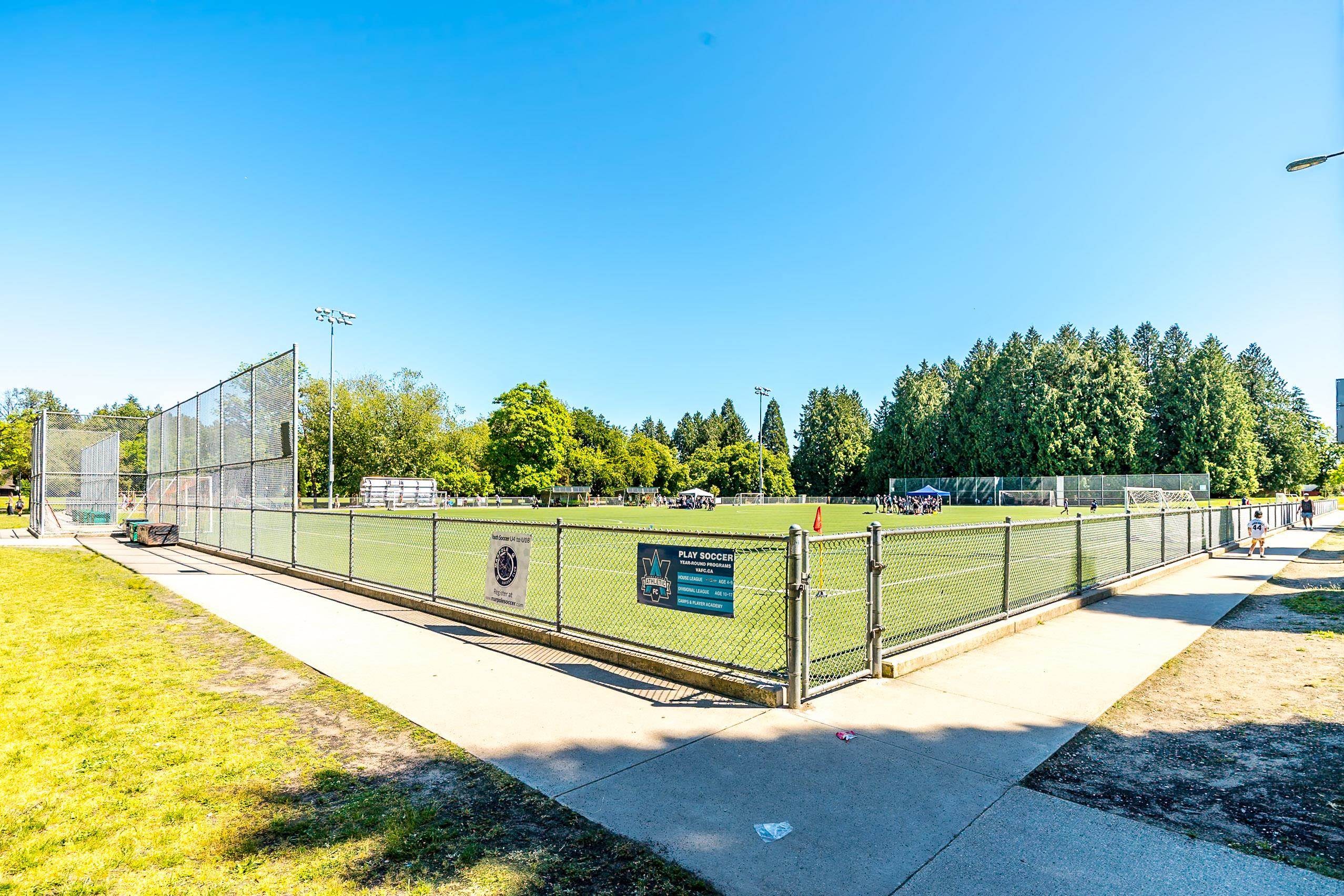 6074 Sherbrooke Street, Vancouver, BC - Outdoor