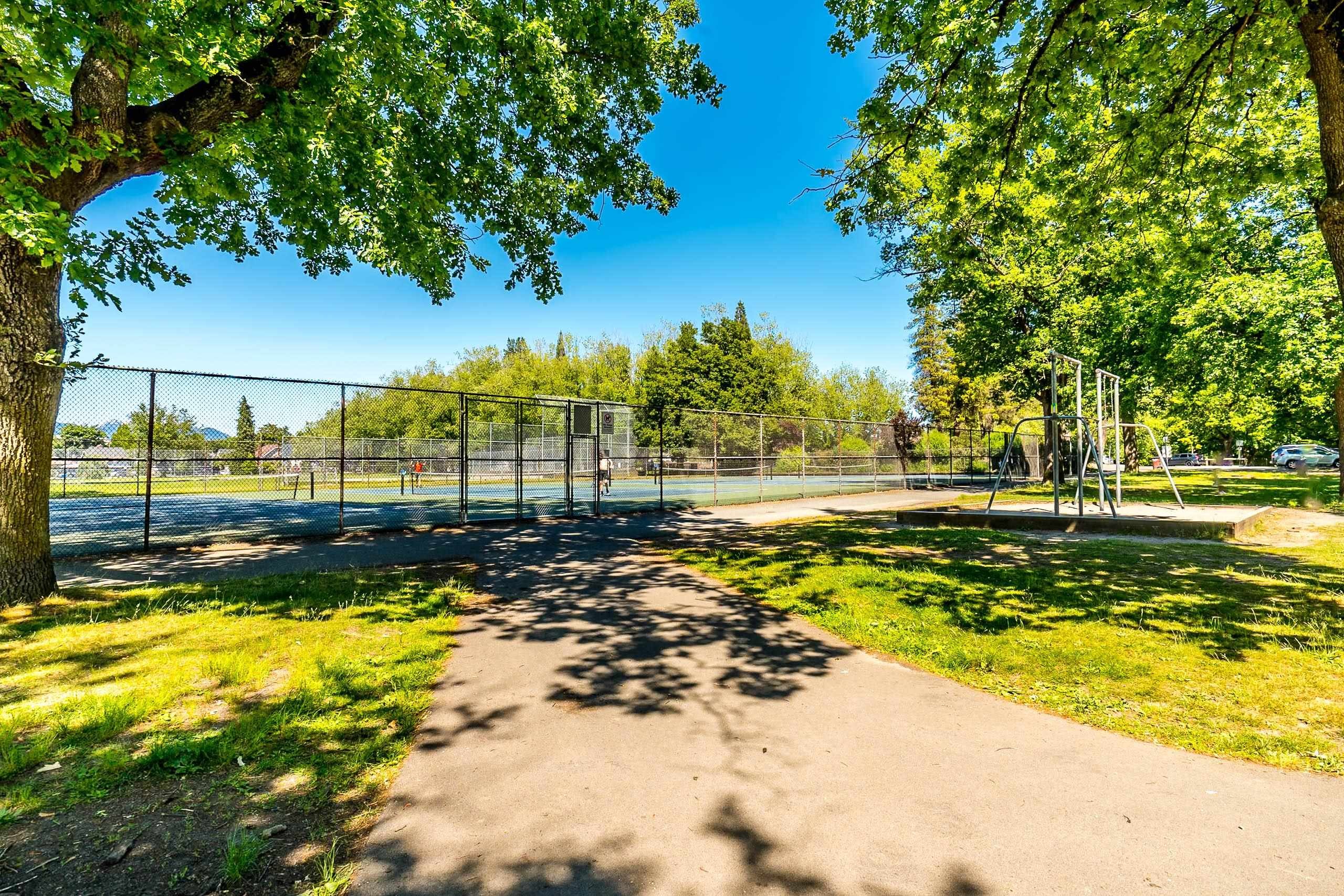 6074 Sherbrooke Street, Vancouver, BC - Outdoor With View