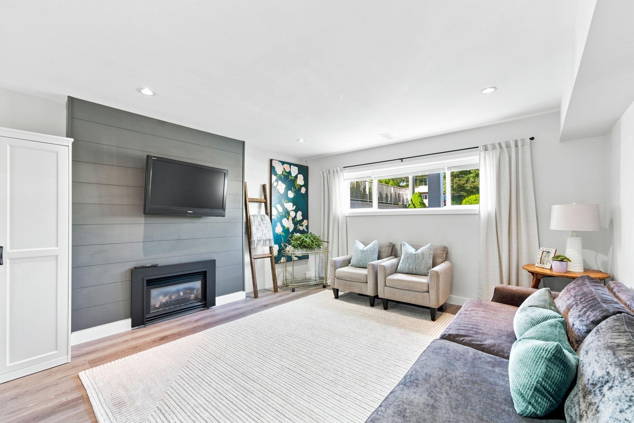 2282 Stanwood Avenue, Coquitlam, BC - Indoor Photo Showing Living Room With Fireplace