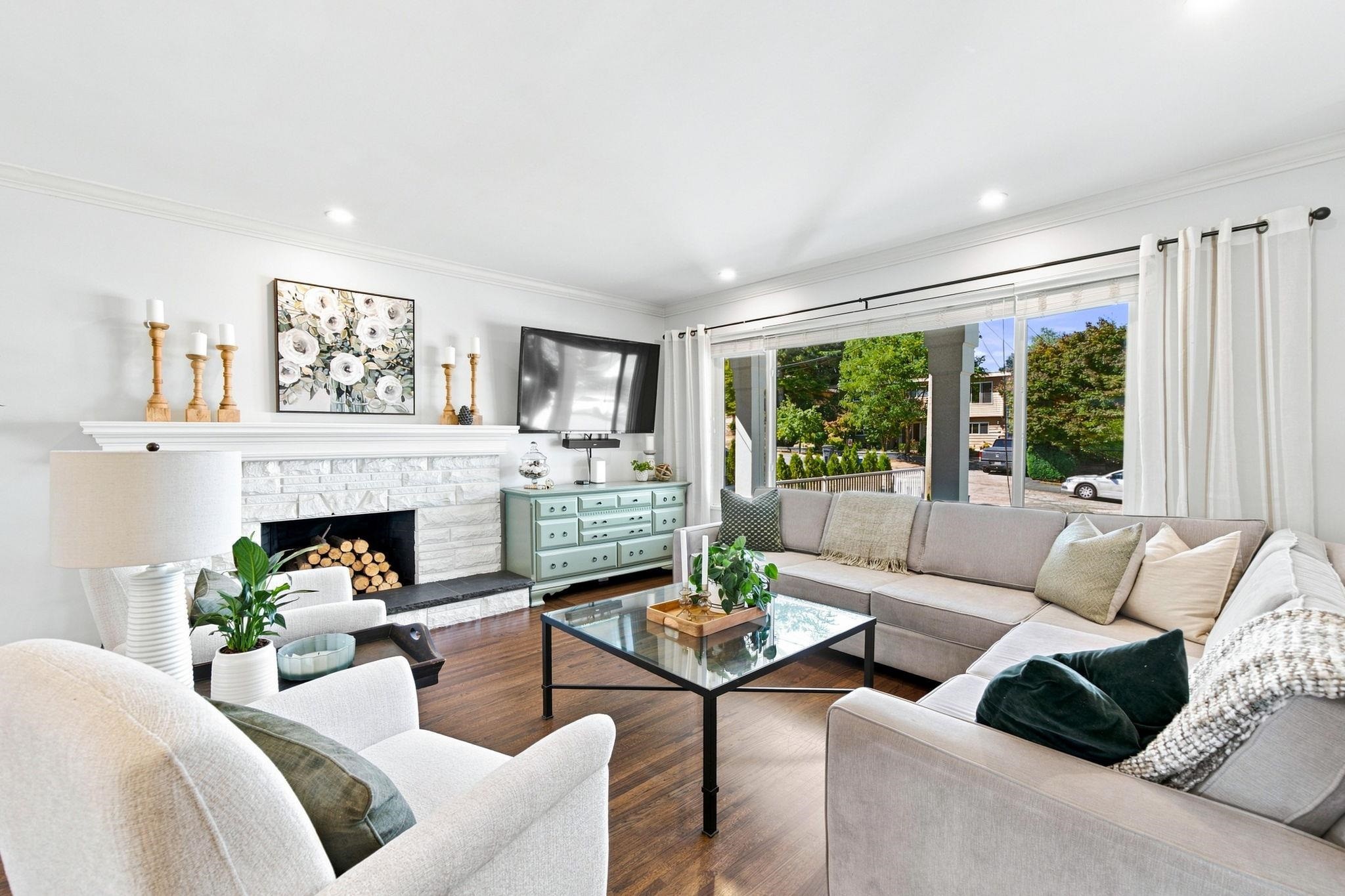 2282 Stanwood Avenue, Coquitlam, BC - Indoor Photo Showing Living Room With Fireplace