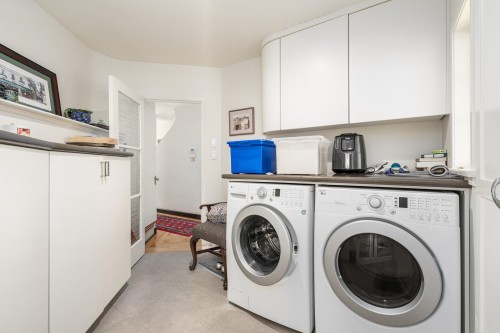 696 27Th Avenue W, Vancouver, BC - Indoor Photo Showing Laundry Room