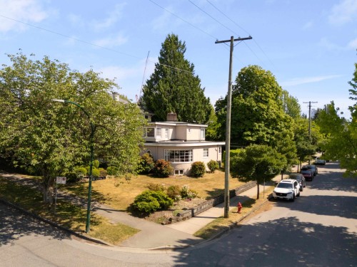 696 27Th Avenue W, Vancouver, BC - Outdoor