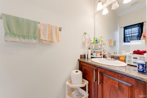 3036 1St Avenue E, Vancouver, BC - Indoor Photo Showing Bathroom
