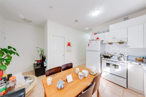3036 1St Avenue E, Vancouver, BC - Indoor Photo Showing Kitchen